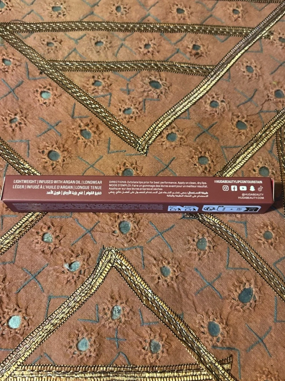 HUDA BEAUTY Lip Contour Lip Stain in Warm Brown - Picture 6 of 7